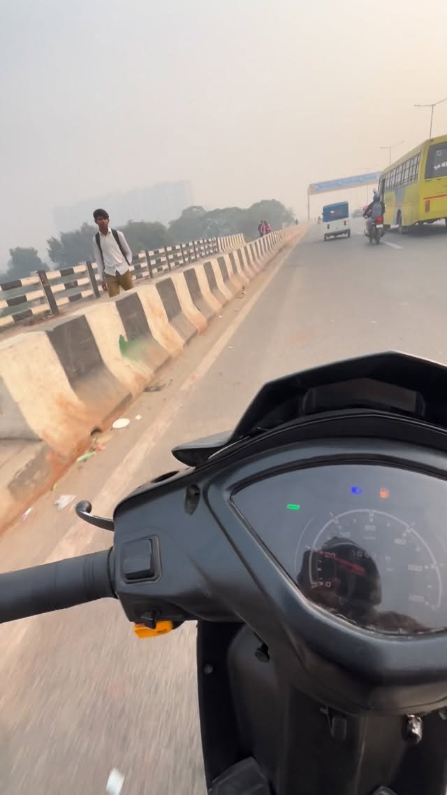 danny4to9 게시물 이미지: Kuch logg Offend ho Gaye 🤡