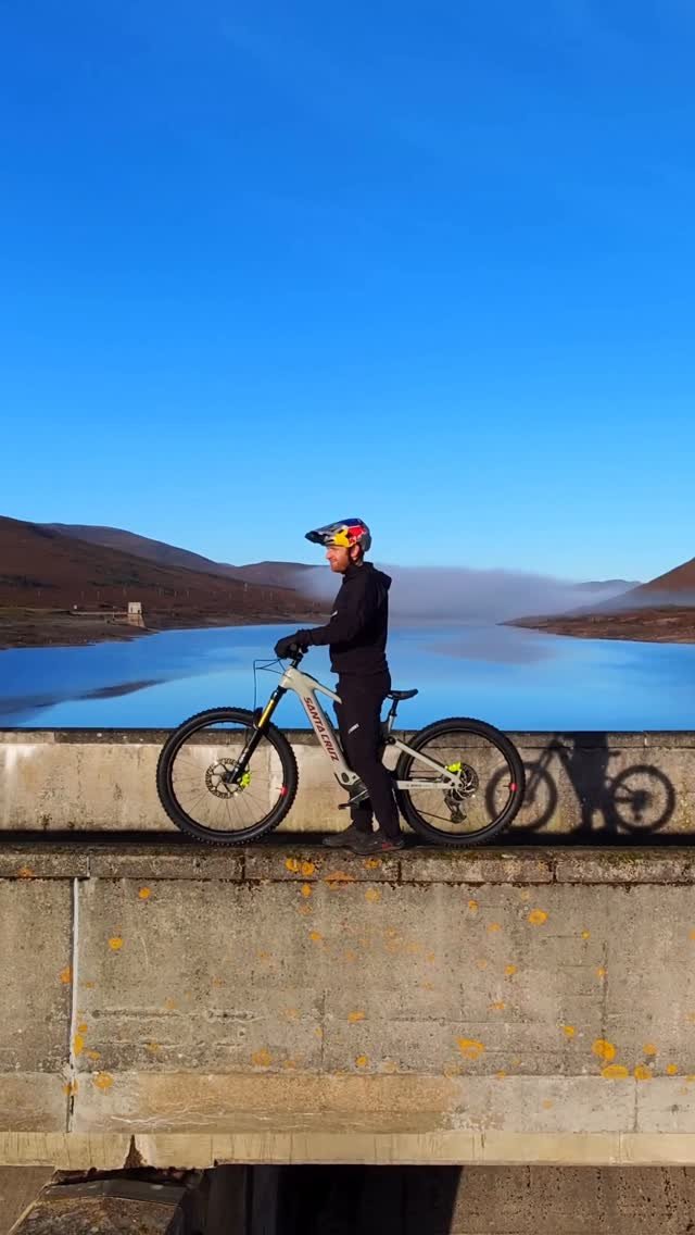 danny_macaskill 게시물 이미지: Love this mode… Using @hoverair_global’s orbit...