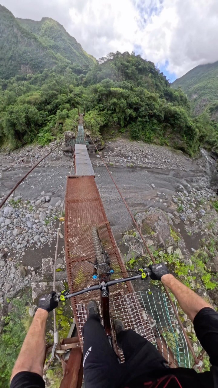 danny_macaskill 게시물 이미지: This thing was sketch!!! One of the coolest...