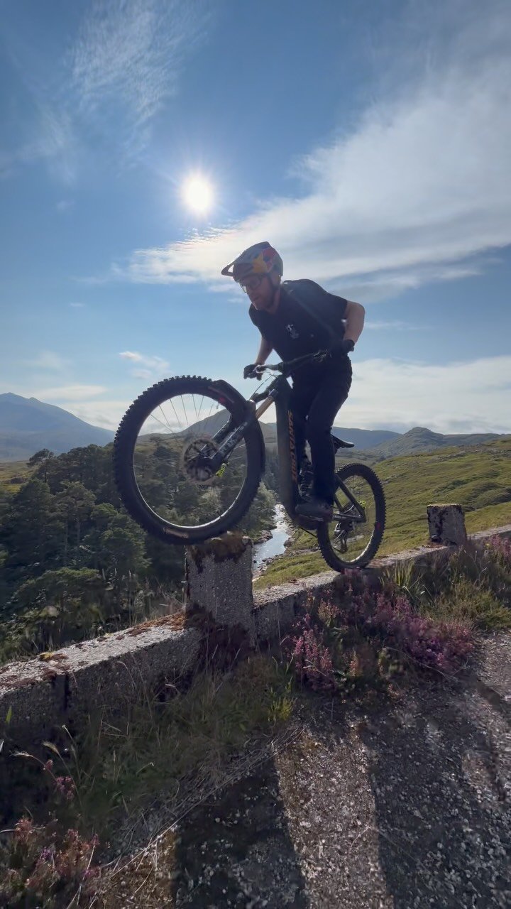 danny_macaskill 게시물 이미지: Bonnie views on today’s ride…