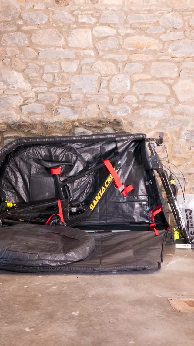 danny_macaskill 게시물 이미지: Getting my @santacruzbicycles 5010CC packed...