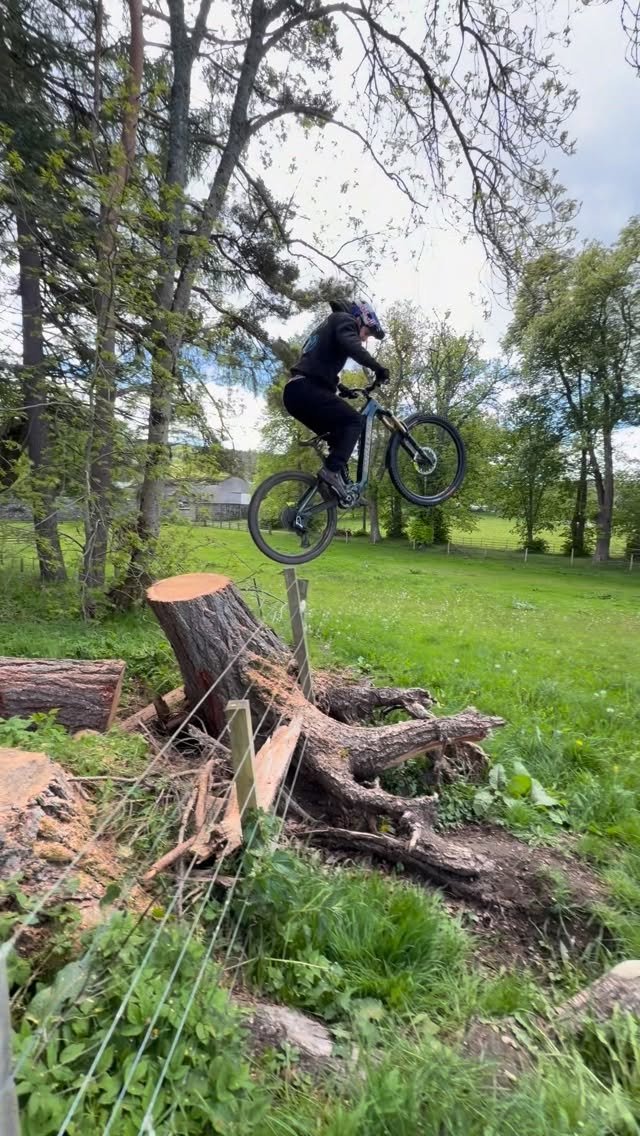 danny_macaskill 게시물 이미지: Making the most of this spot before it gets...