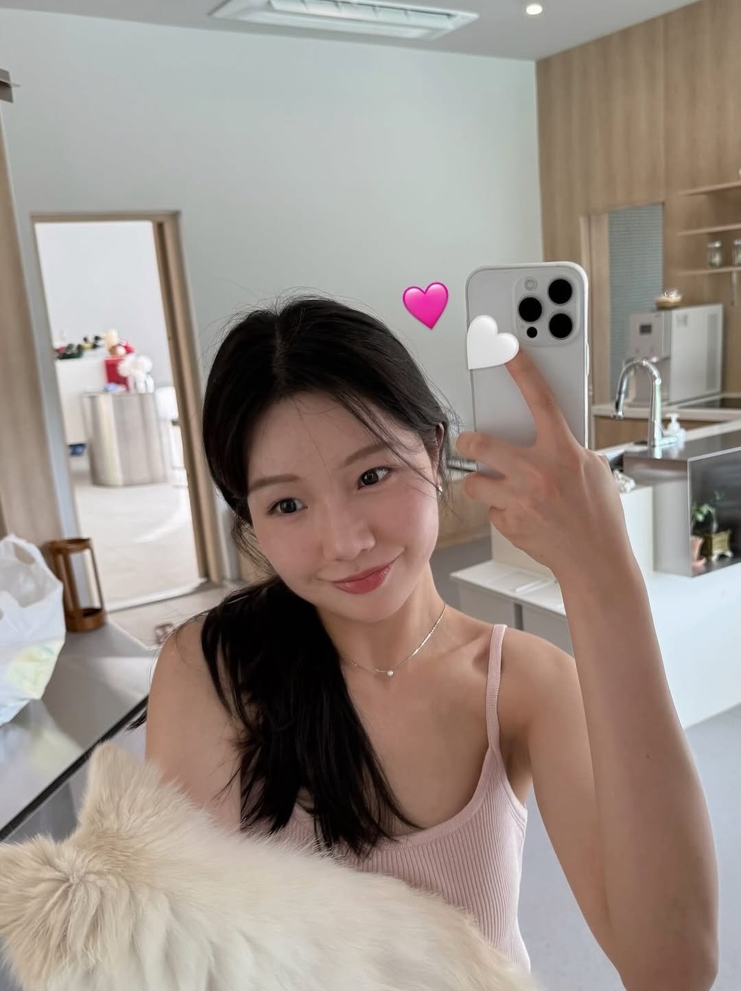 Photo by 여온쌤 | 다움바디스튜디오 원장 on August 21, 2025. May be a selfie of 1 person, hair, mirror and text.