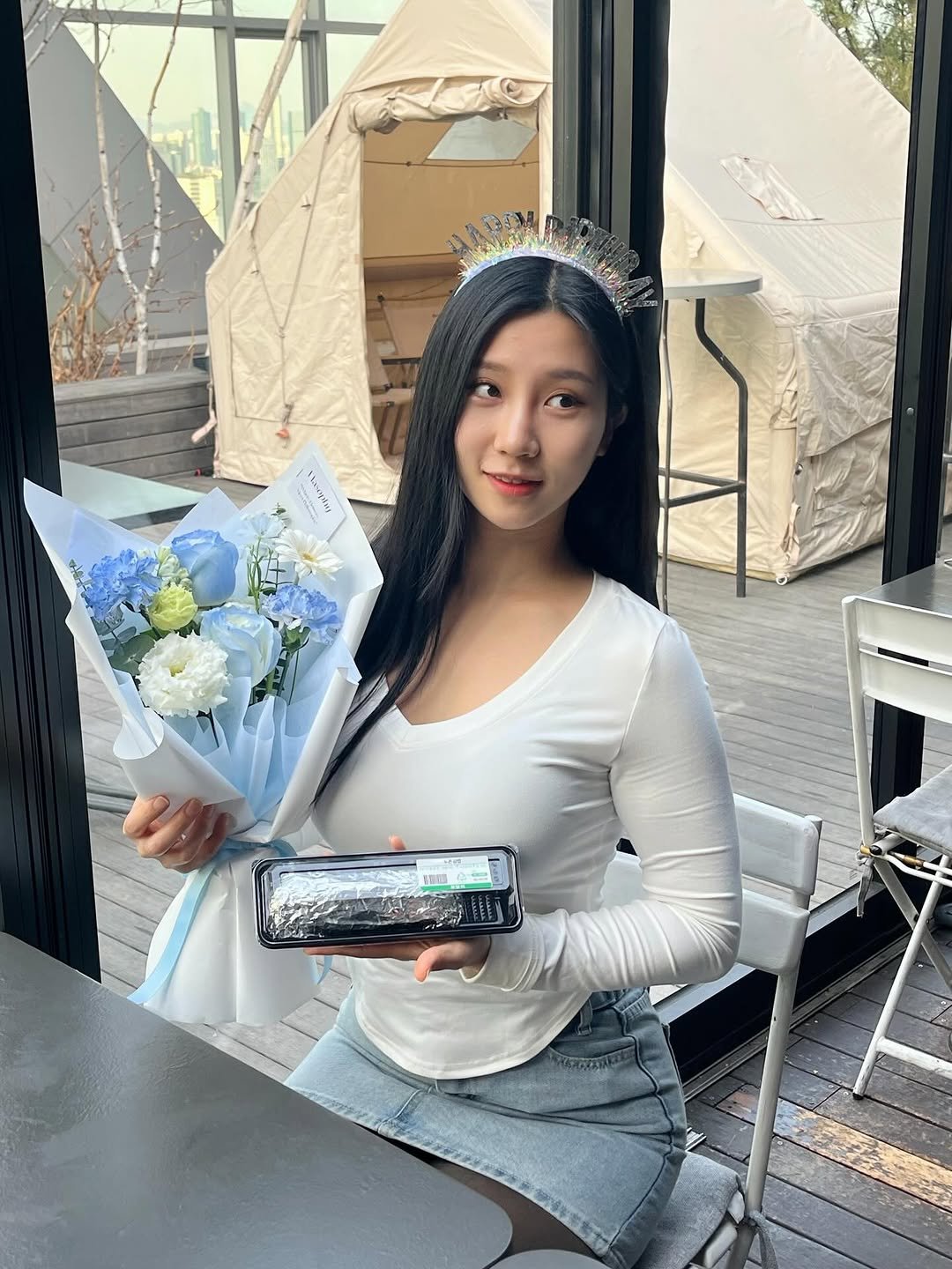dar__hae 게시물 이미지: 좋은 공간에서 💖
좋은사람들이랑 좋은시간💖

@roof808 ✨

좋은날씨에...