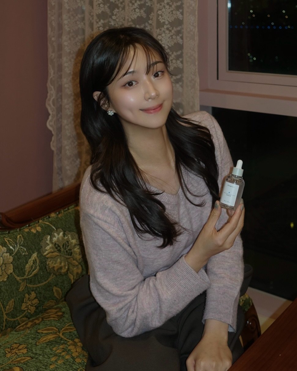 Photo shared by 블로거 달린 🧚‍♀️ 패션 뷰티 여행 on February 14, 2026 tagging @baegayul_skincare, and @baegayul.global. May be an image of one or more people, hair, makeup, fragrance, bottle and text.