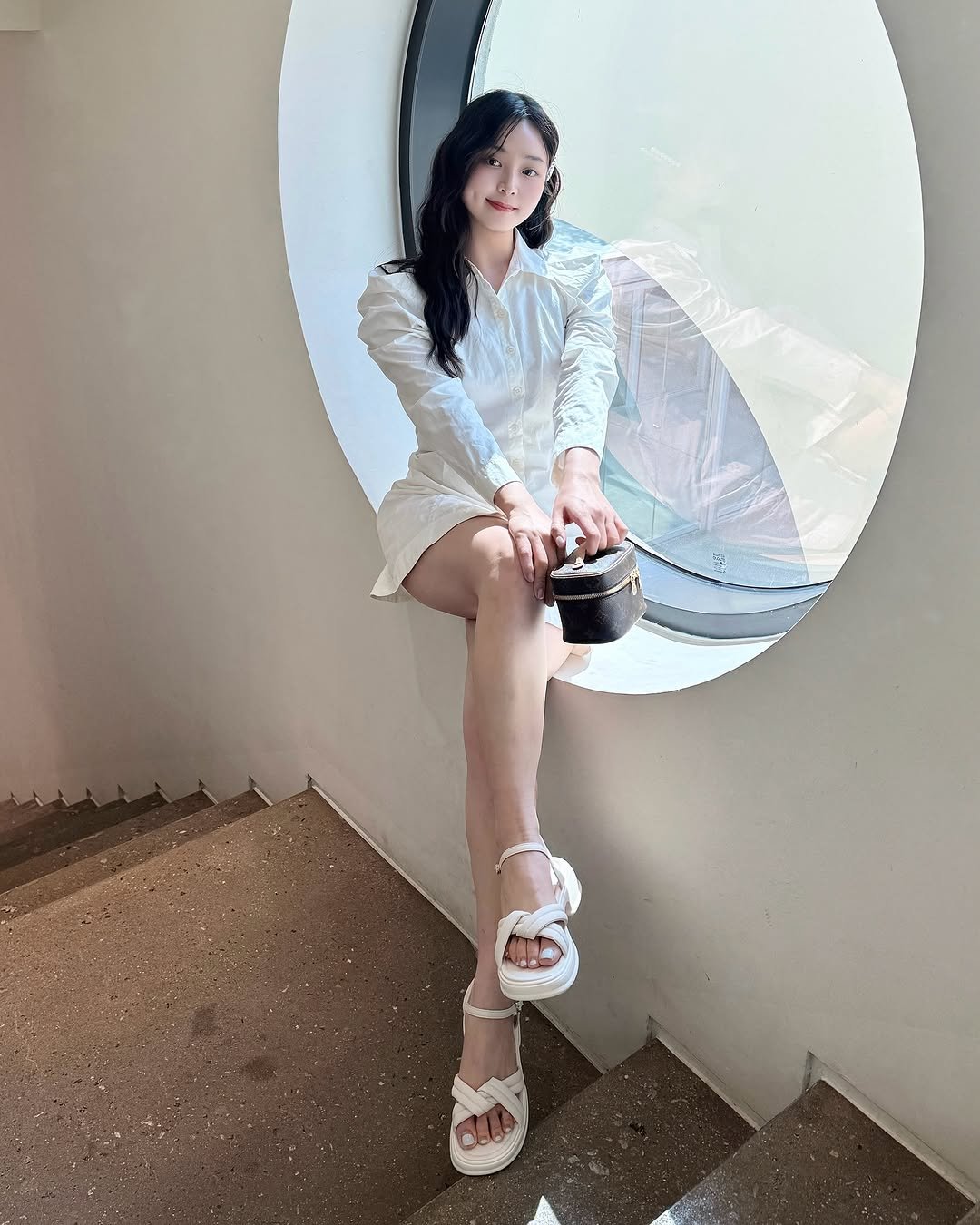 Photo shared by 블로거 달린 🧚♀️ 패션 뷰티 여행 on May 16, 2025 tagging @koshua_official.