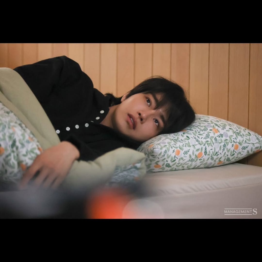 Photo by 김재영 on January 02, 2026. May be an image of one or more people, bangs and text that says 'MANAGEMENTS S MANAGEMENT'.