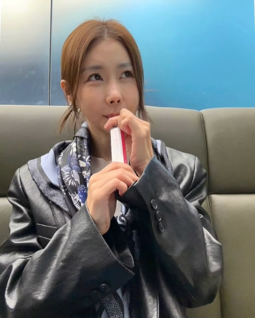 Photo by 선순환코치 다솔맘🇰🇷 on November 04, 2025. May be an image of one or more people, hair and text.