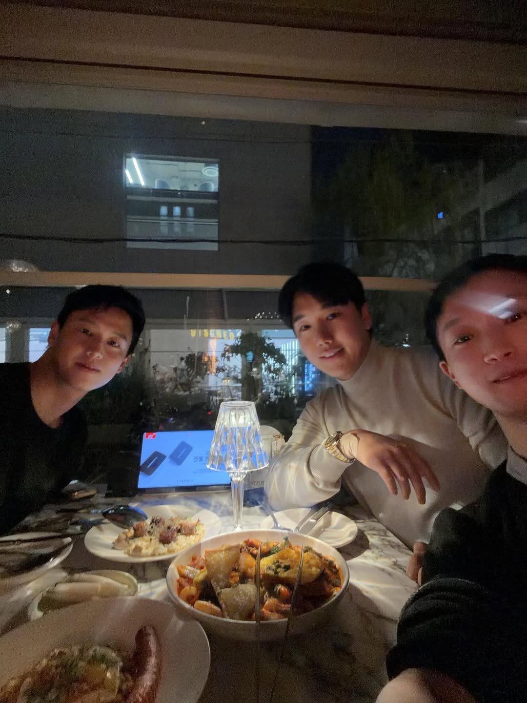 Photo shared by victor on November 04, 2025 tagging @hivegym.official, @studiohive.official, @hivecrew.official, and @doheon_1ee. May be an image of text.