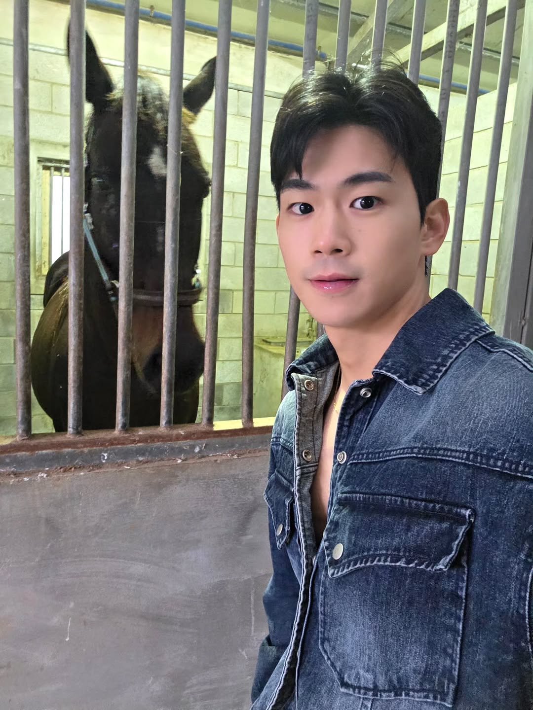 Photo by 김병수 Kim Byeong Su on October 20, 2025. May be an image of top and text.