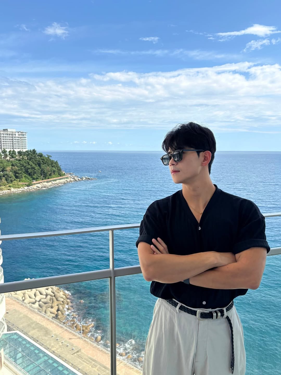Photo by 김병수 on September 02, 2025. May be an image of 1 person, ocean, pool and text.