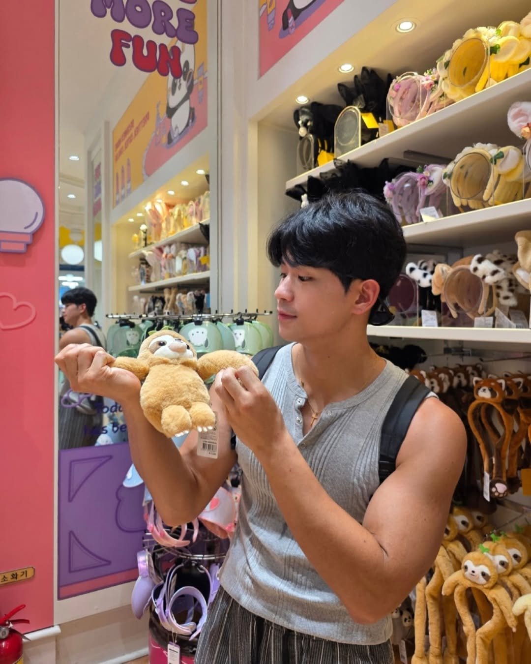 Photo by 김병수 on August 01, 2025. May be an image of 2 people, toy and text that says 'CORE τυκη FUN 화기'.