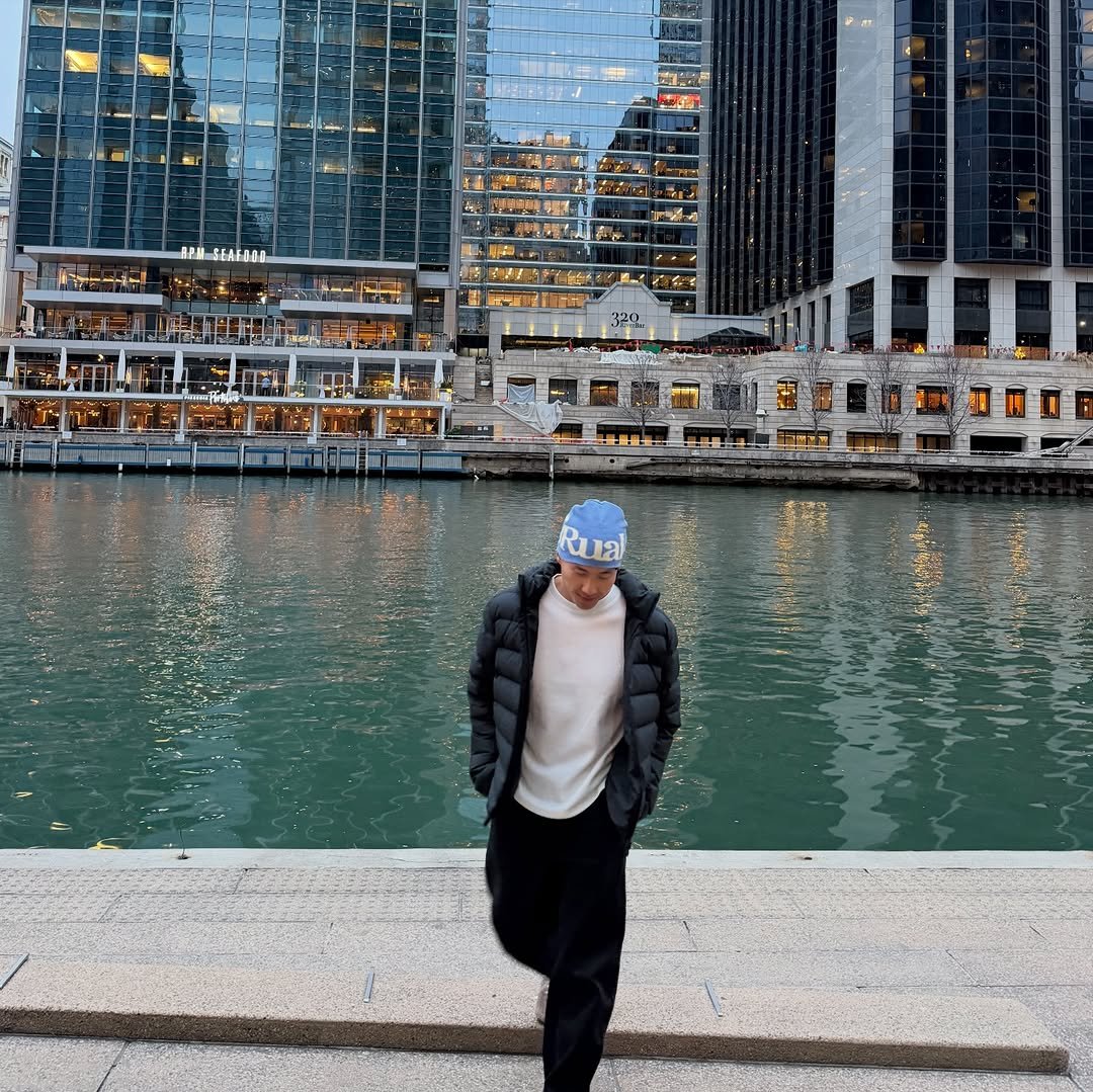 Photo by David Cho on March 16, 2026. May be an image of standing, skyscraper, Buckingham Fountain and text.