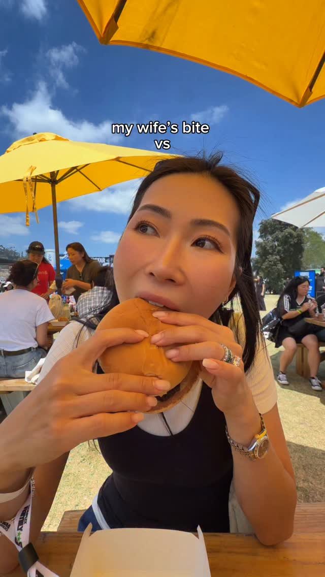 davidchosenone 게시물 이미지: idk why she never wants to share..
