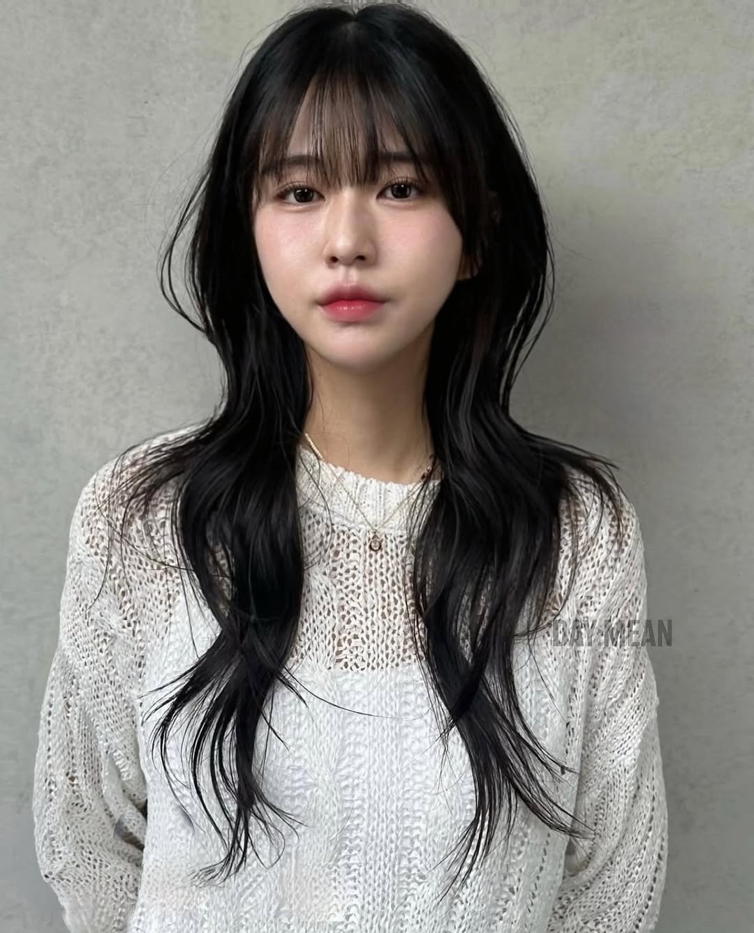 Photo by 합정미용실 데이민 서하 허쉬펌 레이어드펌 브라운염색 in 합정 홍대 상수. May be an image of one or more people, bangs, braids, makeup, top and text.