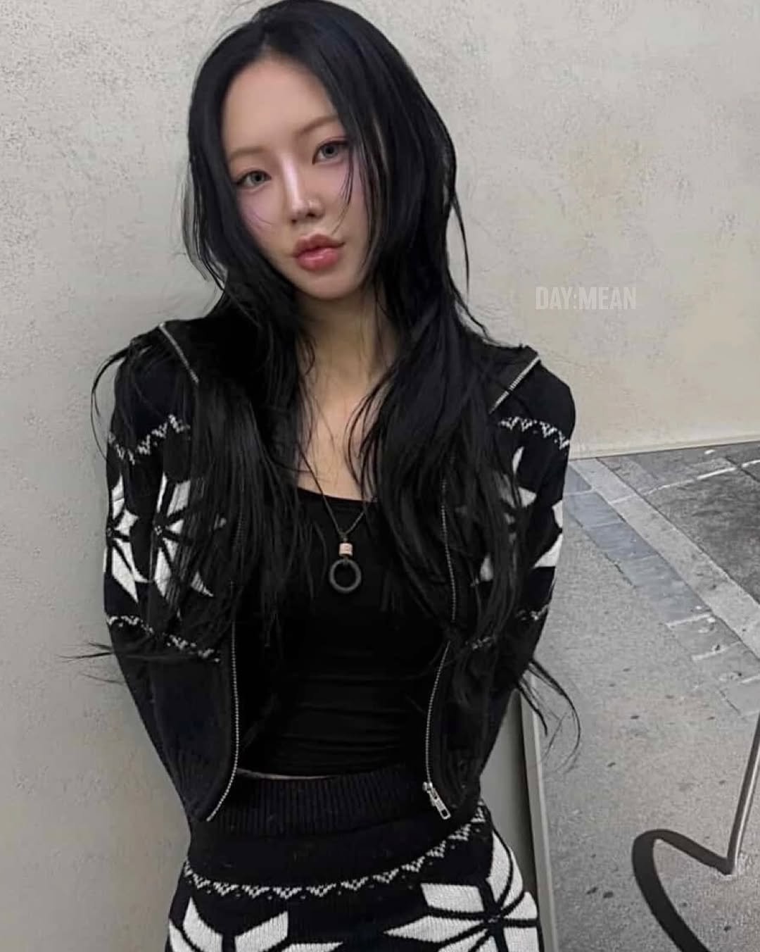 Photo by 합정미용실 데이민 서하 허쉬펌 레이어드펌 브라운염색 in 합정 홍대 상수. May be an image of one or more people, hair, top, bolo tie and text.