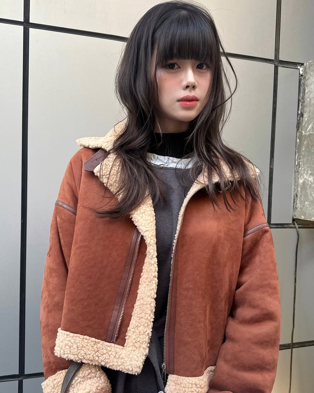 Photo by 합정미용실 데이민 서하 허쉬펌 레이어드펌 브라운염색 in 합정 홍대 상수. May be an image of duffle coat, overcoat, fur coat, jacket, parka and text.