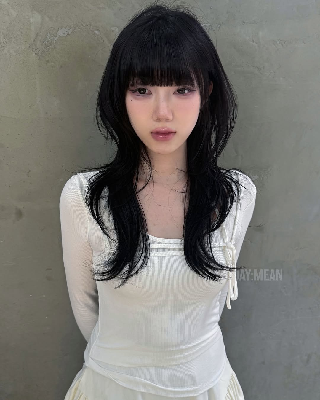 Photo by 합정미용실 데이민 서하 허쉬펌 레이어드펌 브라운염색 on November 01, 2025. May be an image of one or more people, bangs, makeup, top and text.