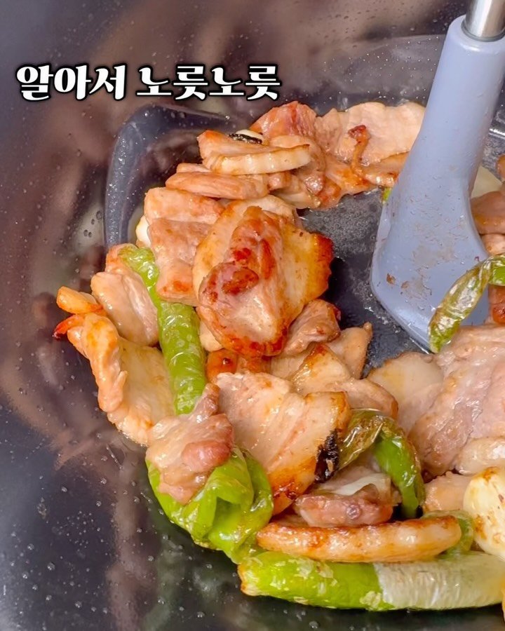 day_momtable 게시물 이미지: 역대급 최대 혜택 챙겨가세요‼️

많은분들이 디엠문의주신 내용,
삼겹살을 굽는데...