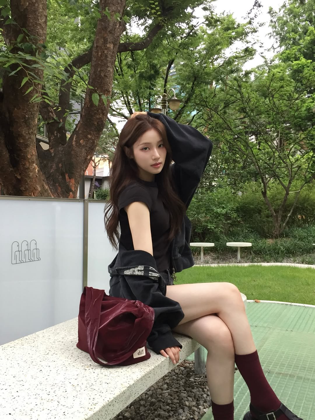 daye1014 게시물 이미지: 습행...😖

여름에 버건디 메도 예쁘지 않아?

요즘 휘뚜루마뚜루 잘 메고 다니는...