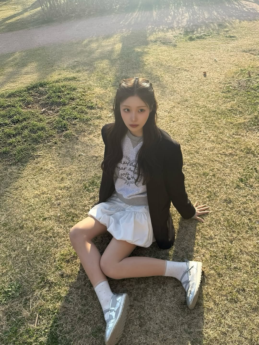 daye1014 게시물 이미지: 365일 벚꽃이 피어있으면 좋겠어 ᐝᥫᩣ
.
.
👚: @vestirya_kr...