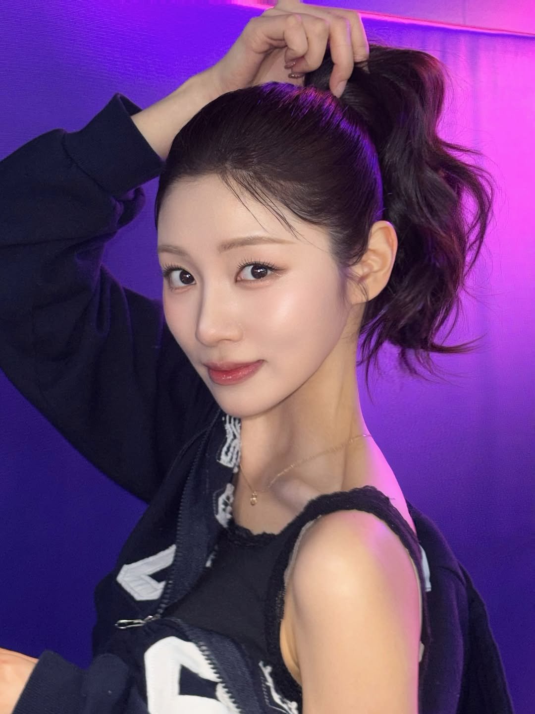 Photo shared by 석다예 on December 21, 2025 tagging @sseo__ly, and @star.__.makeup.