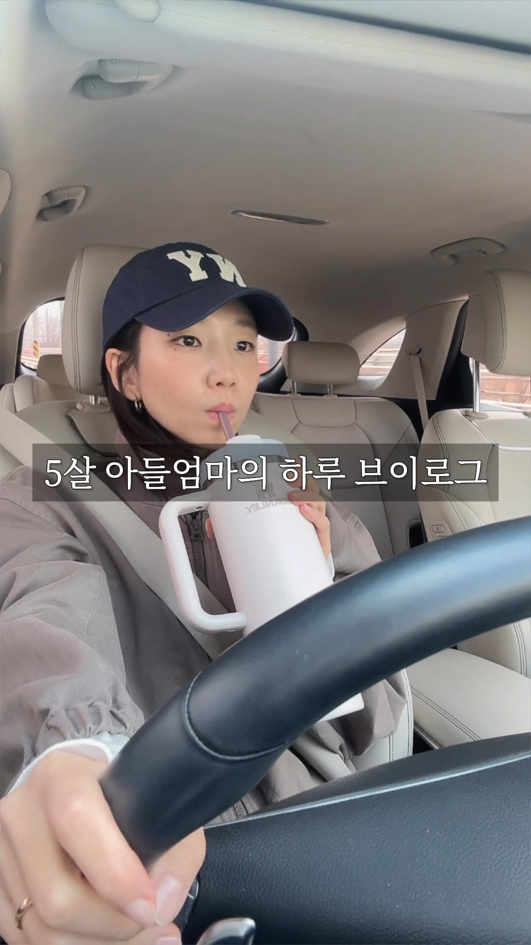 daylight_journal 게시물 이미지: 잠까지 잘 못자서 헤롱헤롱 그래도 바쁘게 산 하루 만큼
늦은 저녁 먹으며 와인한잔에...