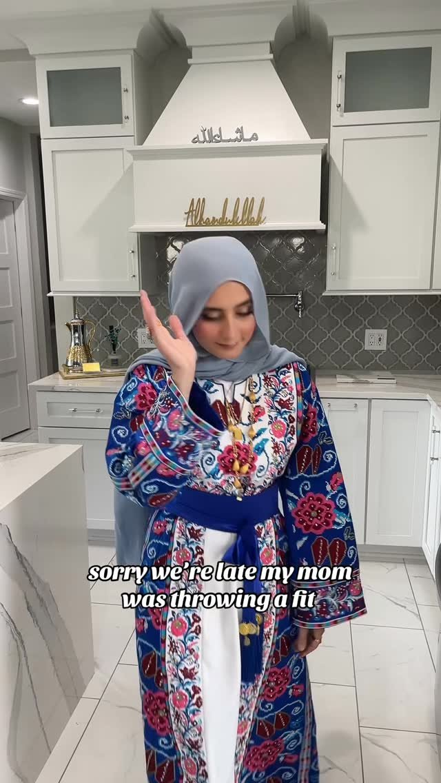 dayswithdeeee 게시물 이미지: the queen has arrived #arab #arabthings...