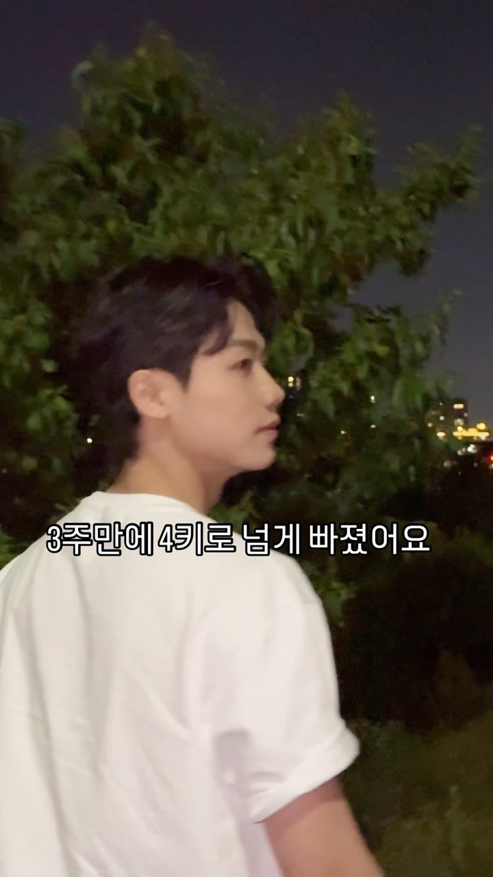 db_seojoon 게시물 이미지: 몸 키우려는데 살이 빠진 내 일주일 생활 

첫끼 라면 샌드위치 닭가슴살 먹는데...