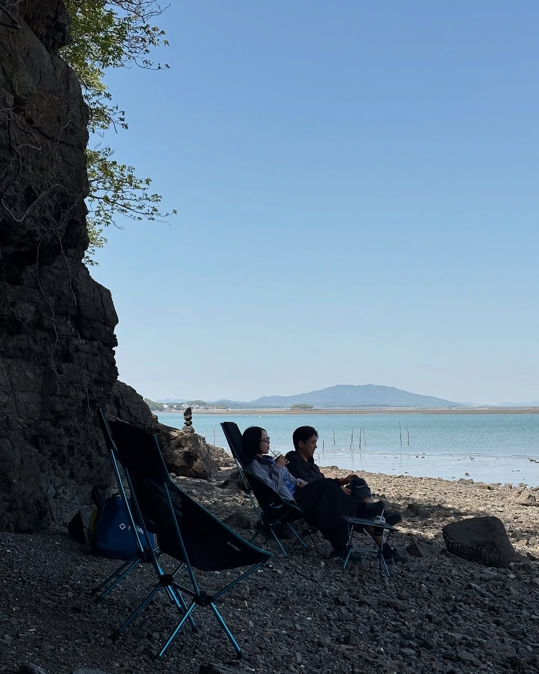 dd.mini 게시물 이미지: 알루미늄 의자와 차니만 있으면 어디든 갈 수 있숴🌊
사람 많은 연휴에 사람 없는...