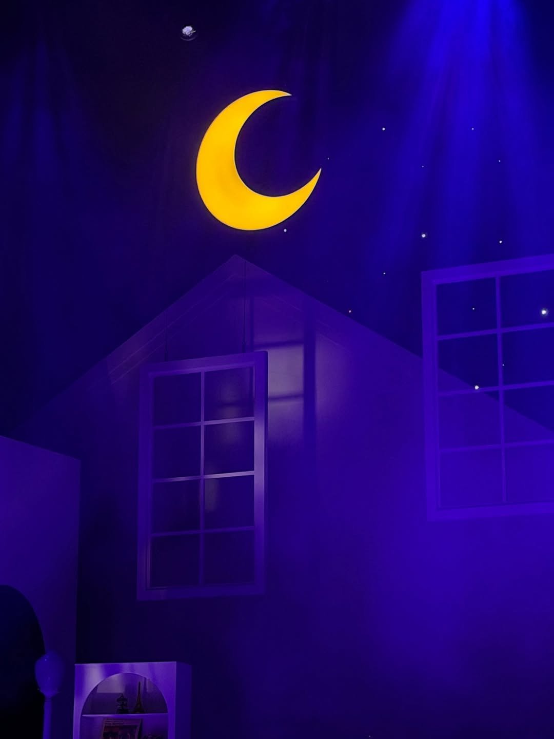 Photo by 윤산하 on March 22, 2026. May be an image of lighting, night and text.