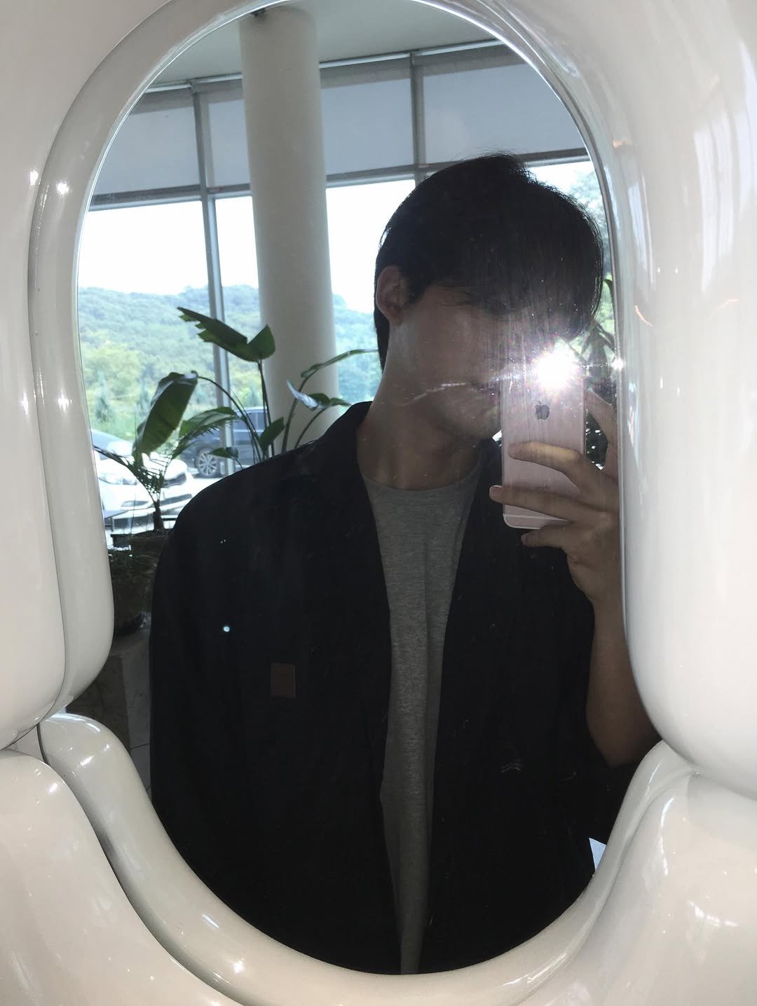 Photo by 상혁, 휴트 HUET on September 26, 2025. May be a selfie of 1 person, hair, mirror and text.
