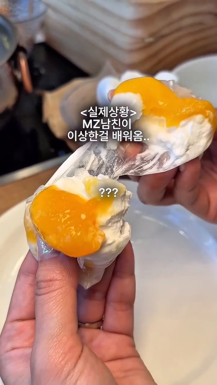 ddo__yam 게시물 이미지: MZ 남친이 샤브올데이에서 배워온 신기한 레시피 공유합니다… 😂
@@뷔페에서...