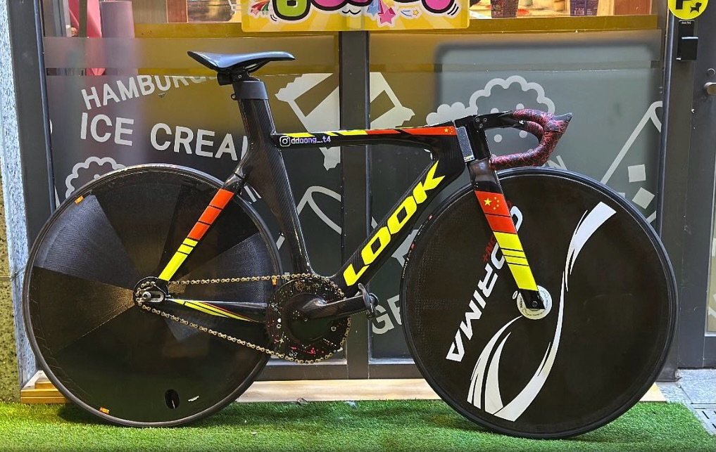 Photo shared by りあむ on August 21, 2025 tagging @lookcycle, @lookclubkorea, and @ddoong_.t4.