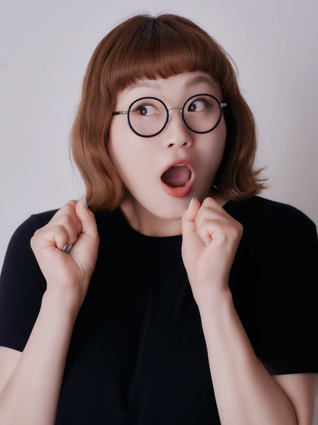 dduruprincess 게시물 이미지: 프로필 jpg2.🤍

어제는 흰색 옷
오늘은 검정 옷

프로필이니깐 꼴배추라도...