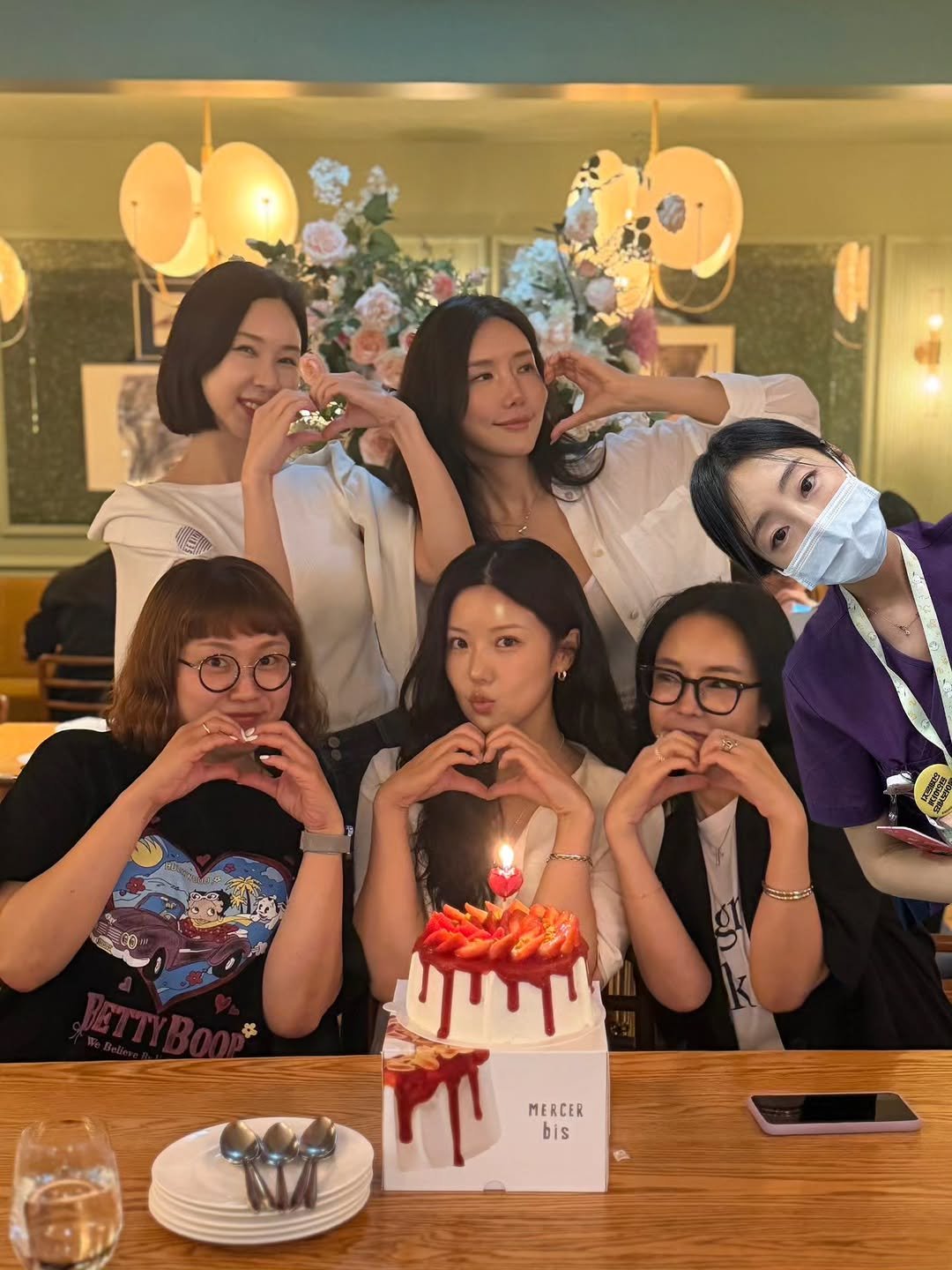 dduruprincess 게시물 이미지: 사랑해 우리 언니야들🤍
다인이 언니 생일 진심으로 축하해 
수히언니 일하느라 1차...
