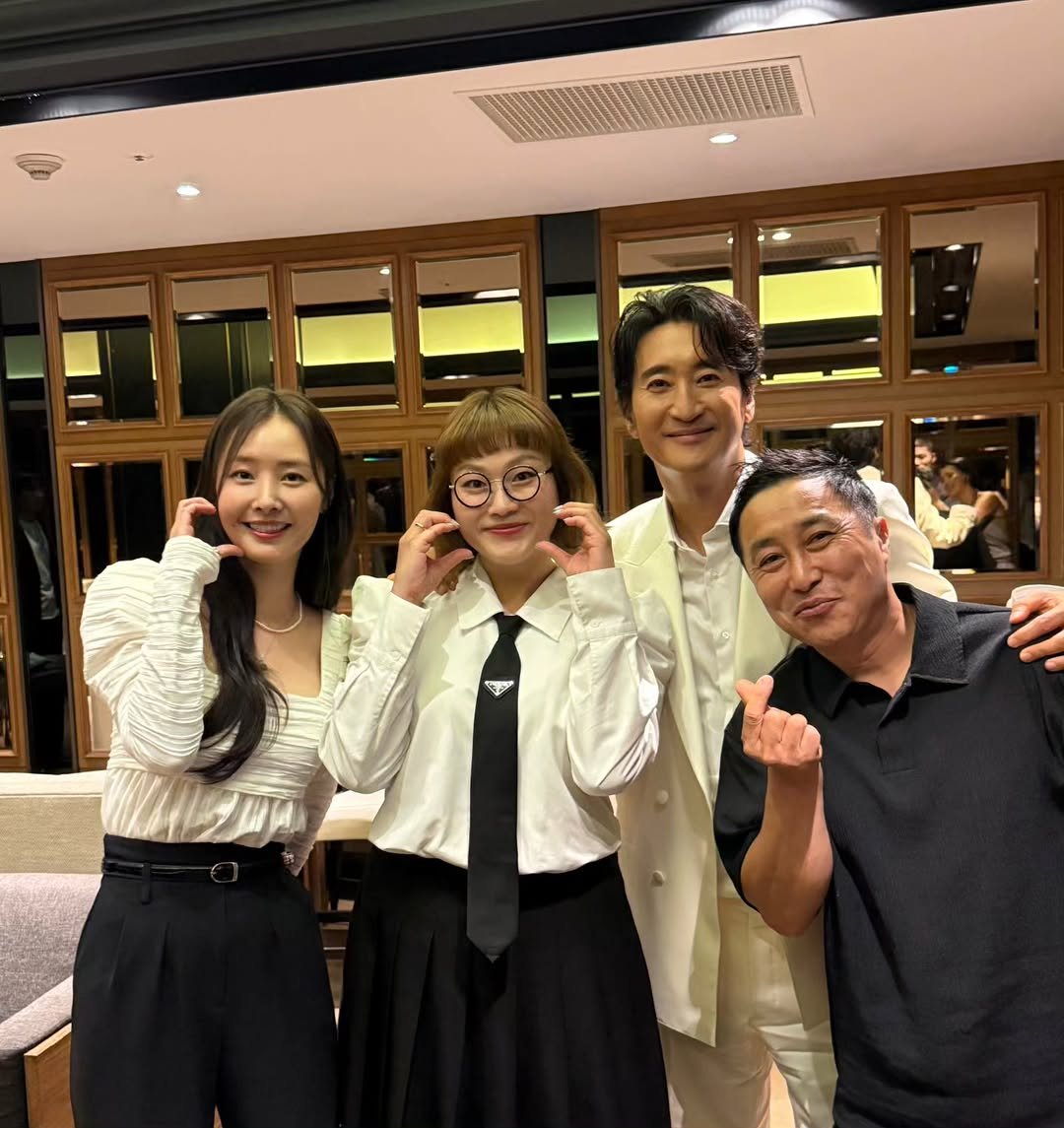 dduruprincess 게시물 이미지: 영화 현상수배 시사회 mc로 다녀왔슴댱💛
참으로 영광이였슴미댜!!
신현준교수님과...