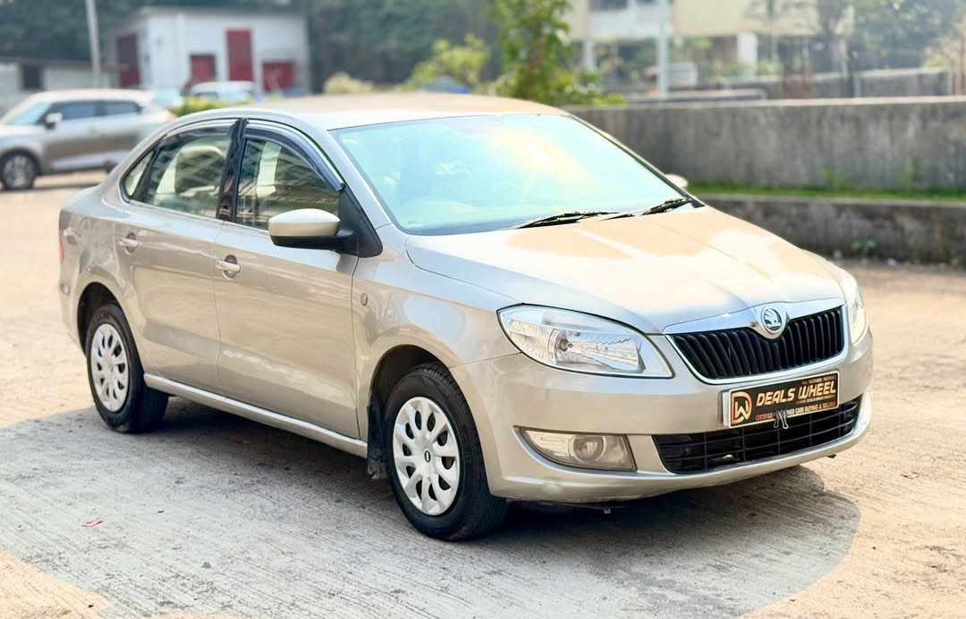 dealswheelofficial 게시물 이미지: *#2013 Skoda Rapid Ambition Plus*
Single Owner...