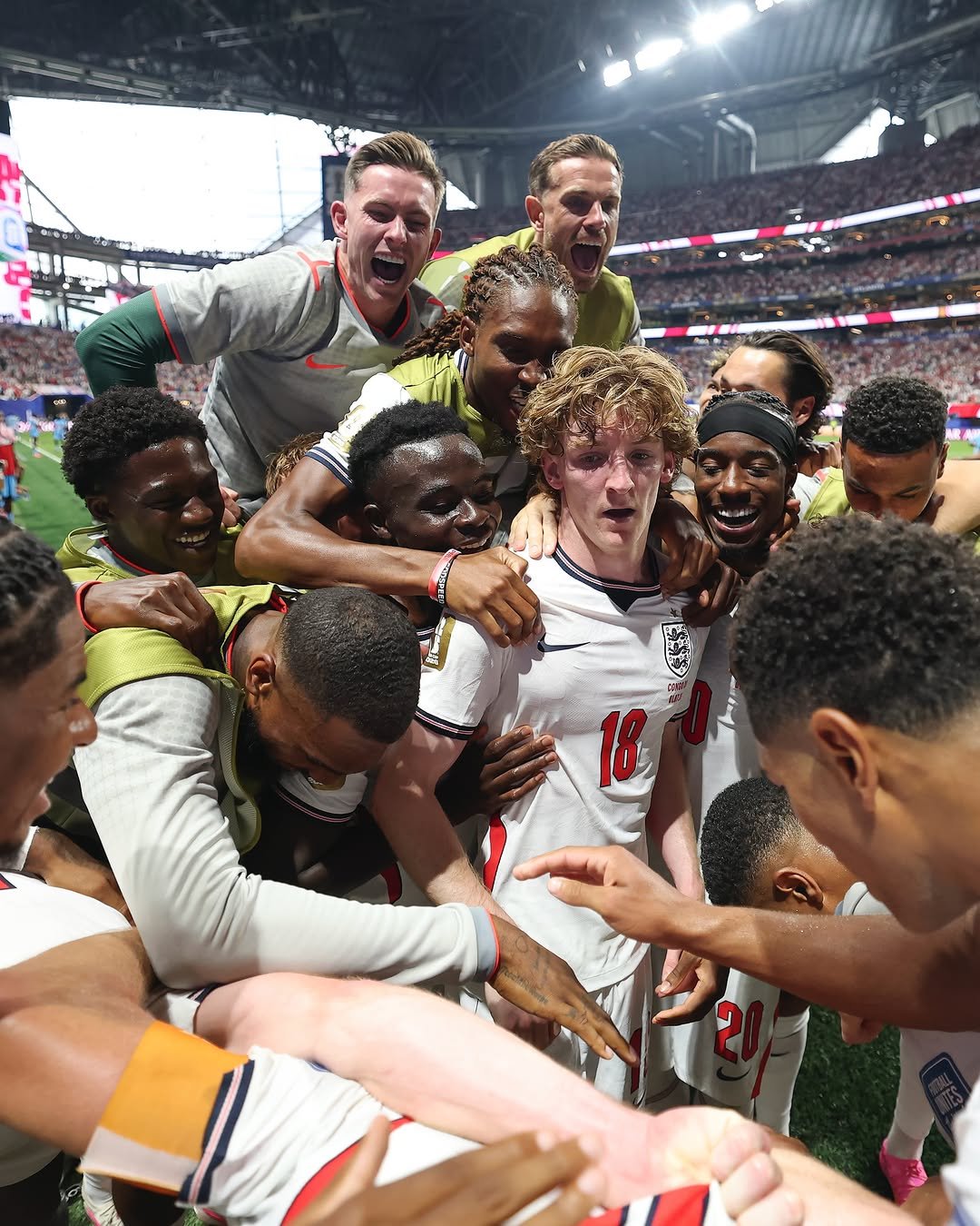 deanhenderson 게시물 이미지: TEAM. Onto Mexico!! Thanks for all the support. ❤️🦁