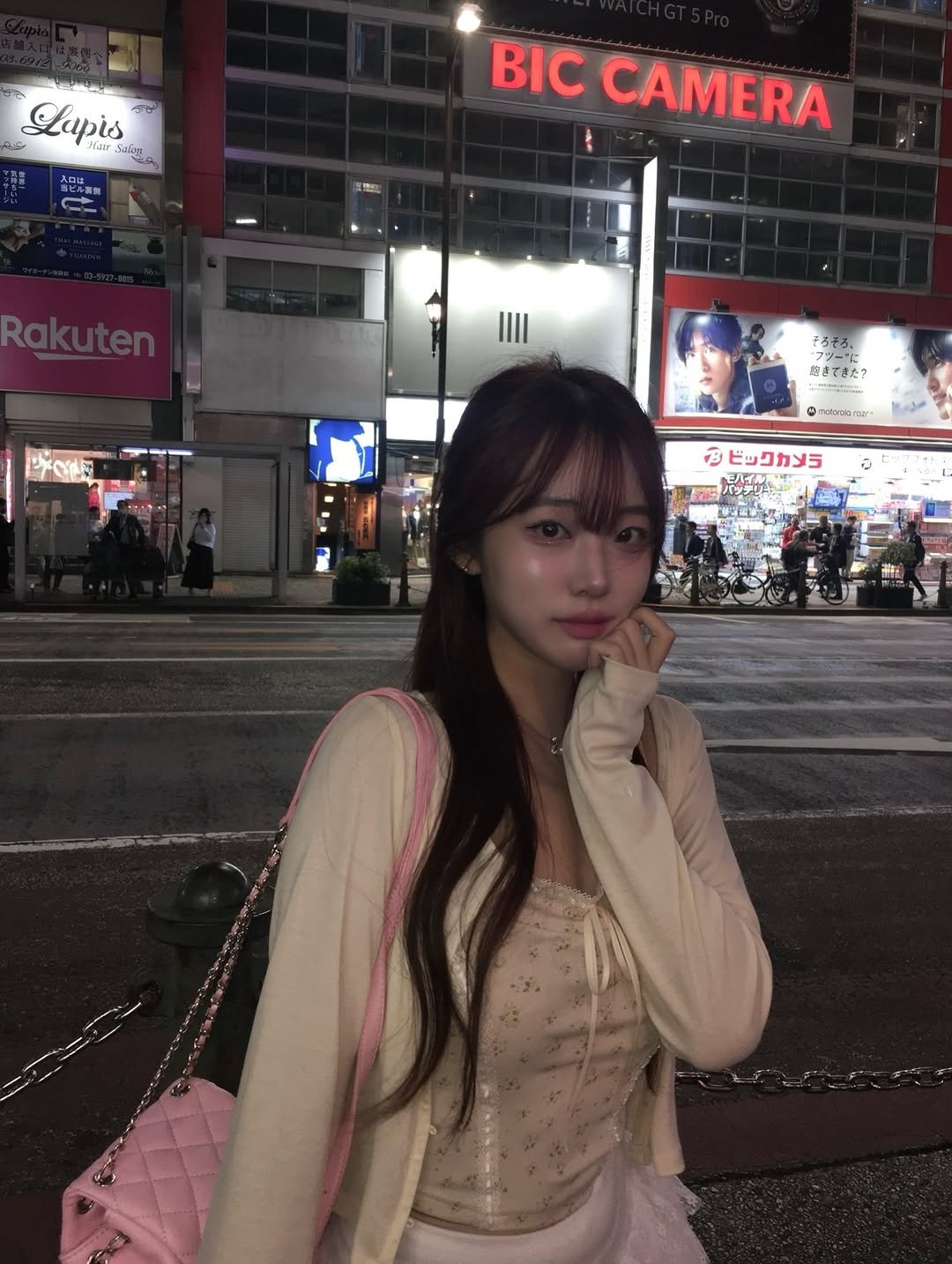 Photo by Hee on July 22, 2025. May be an image of 5 people, hair, night and text.