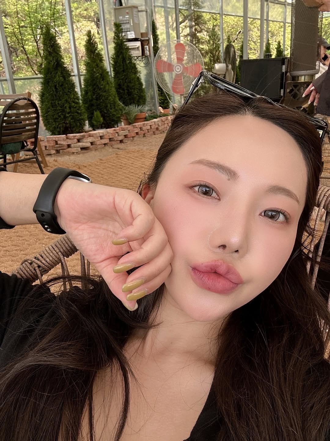 dear__mare 게시물 이미지: 다이어트 될 수록 얼굴도 예뻐지는게 맞음..🙂‍↕️