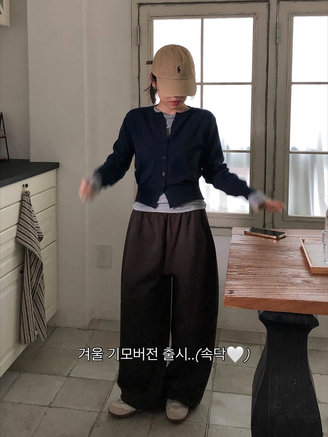 Photo by 정연 / 디어바이미 on November 06, 2025. May be an image of text that says '겨울 기모버전 겨울기모버전출시..(속닥 출시. 출시..(속닥 (속닥'.