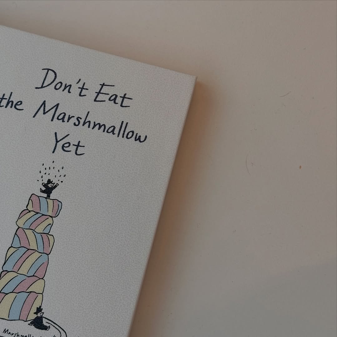Photo by 딥앤와이드(𝚍𝚎𝚎𝚙 𝚊𝚗𝚍 𝚠𝚒𝚍𝚎) on February 20, 2026. May be an image of diary, marshmallow, book and text that says 'the Marshmallow Yet Don't Don'tEat Eat'.