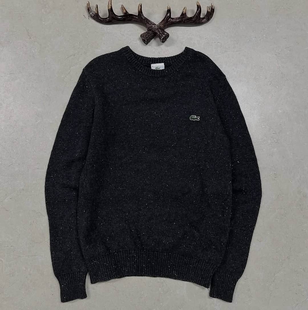 Photo by 디어 빈티지샵 (빈티지 구제 가디건 브랜드 의류) on February 17, 2026. May be an image of turtleneck, sweater, fleece, wool, knit and text that says 'C3'.