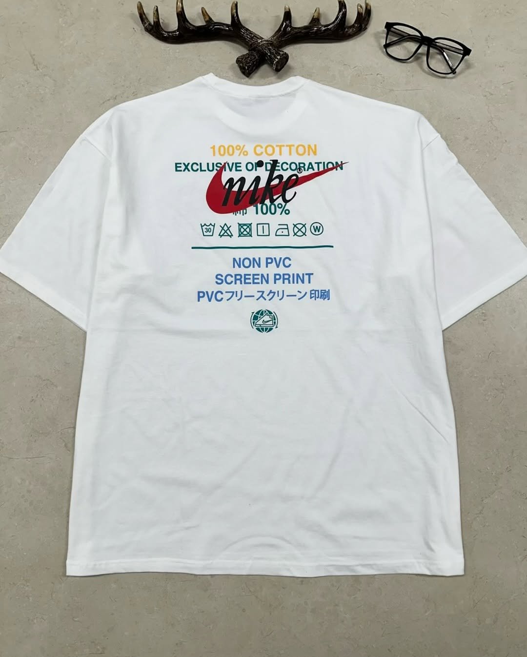 Photo by 디어 빈티지샵 (빈티지 구제 가디건 브랜드 의류) on April 12, 2026. May be an image of sportswear and text that says 'UAWN ਬਰ 100% Ν EXCLUSVEOPTECORATION EXCLUSIVE EXLATI OPD ECORATION Mл ጥ p100% 100% lo 本國日品设@ ΟΝ NONPVC PVC SCREEN PRINT PVCフリースクリーン印刷 印刷'.