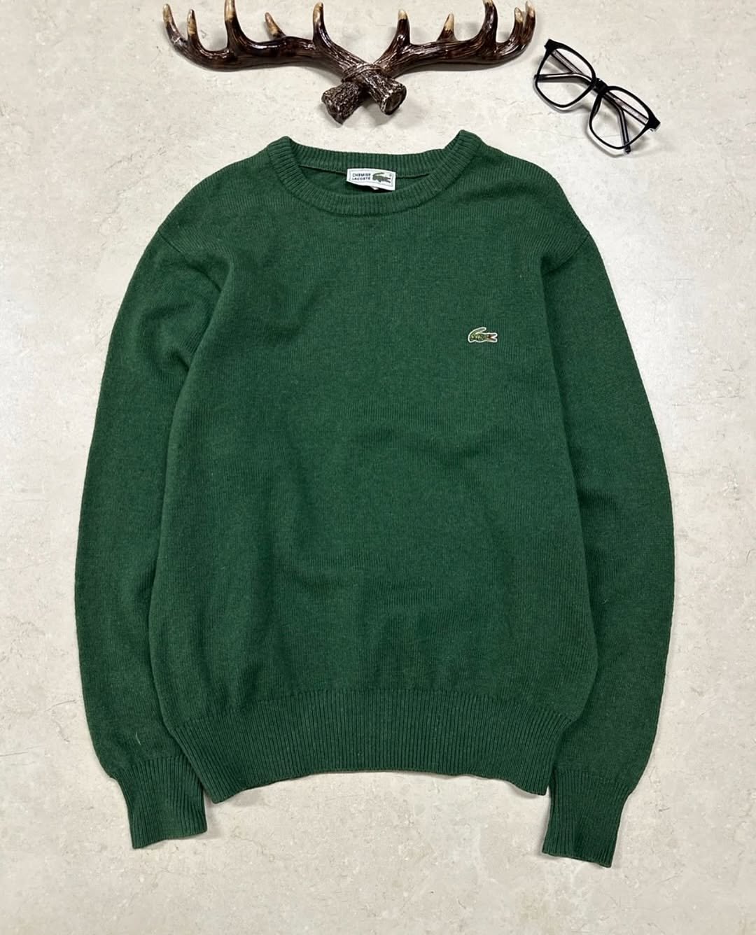 Photo by 디어 빈티지샵 (빈티지 구제 가디건 브랜드 의류) on December 23, 2025. May be an image of sweater, wool, fleece, knit and text.