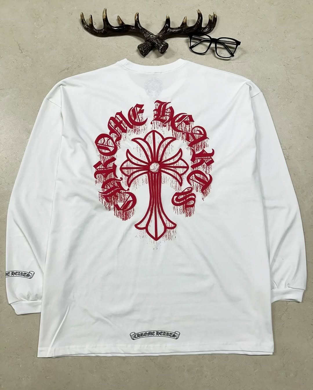 Photo by 디어 빈티지샵 (빈티지 구제 가디건 브랜드 의류) on April 17, 2026. May be an image of barong and text.