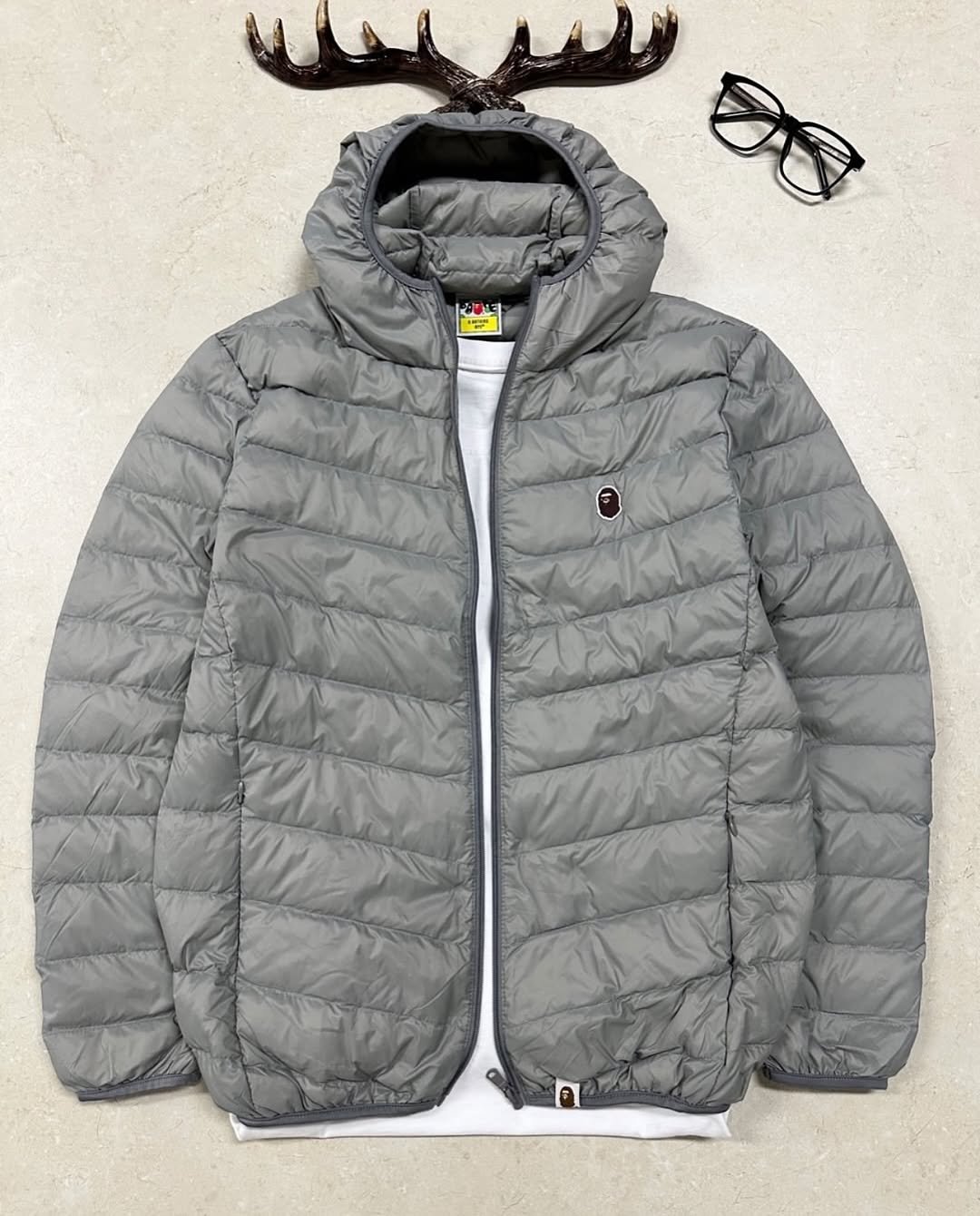 Photo by 디어 빈티지샵 (빈티지 구제 가디건 브랜드 의류) on February 19, 2026. May be an image of sherpa coat, goosedown coat, flight jacket, parka, fleece and text.