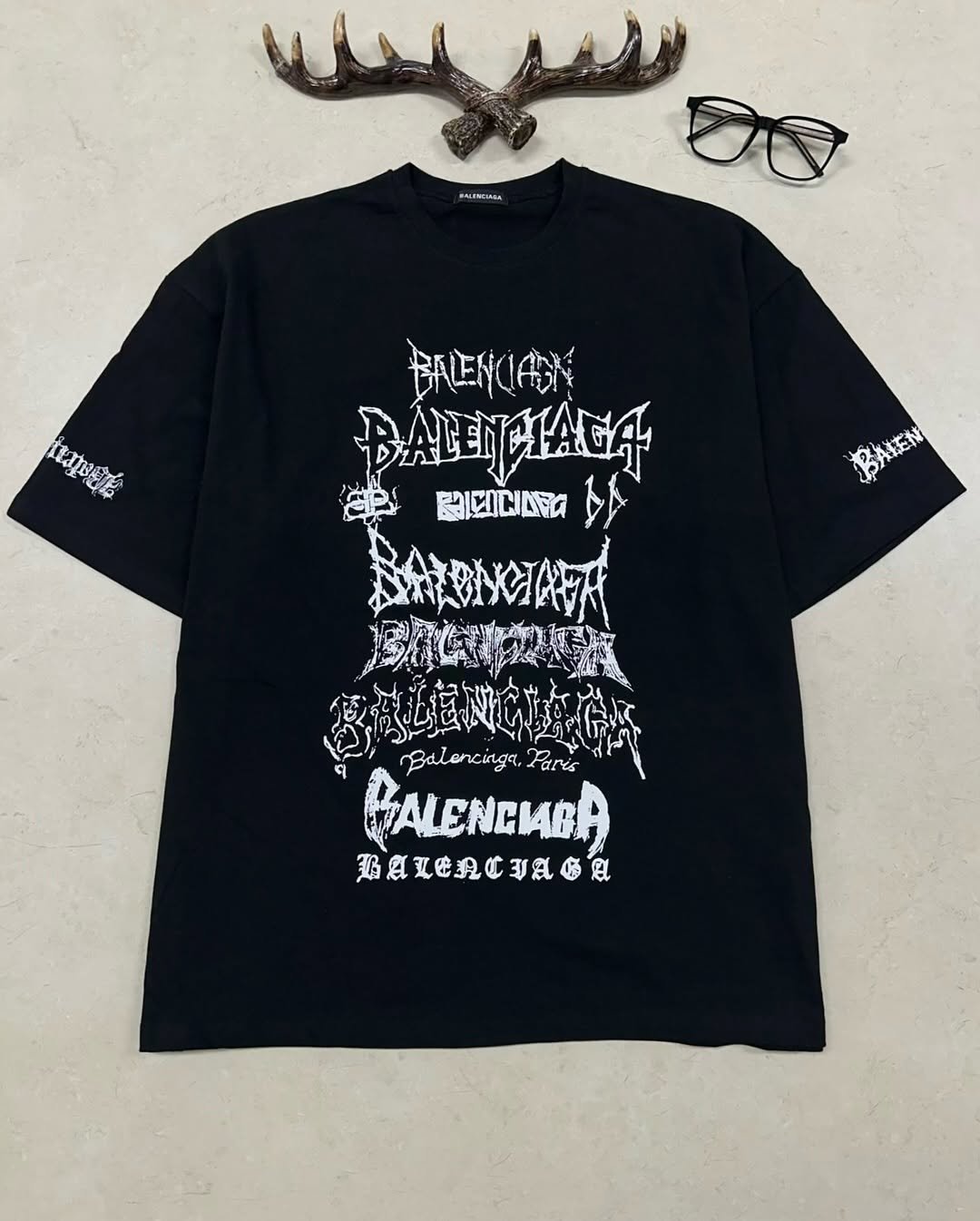 Photo by 디어 빈티지샵 (빈티지 구제 가디건 브랜드 의류) on April 20, 2026. May be an image of text.