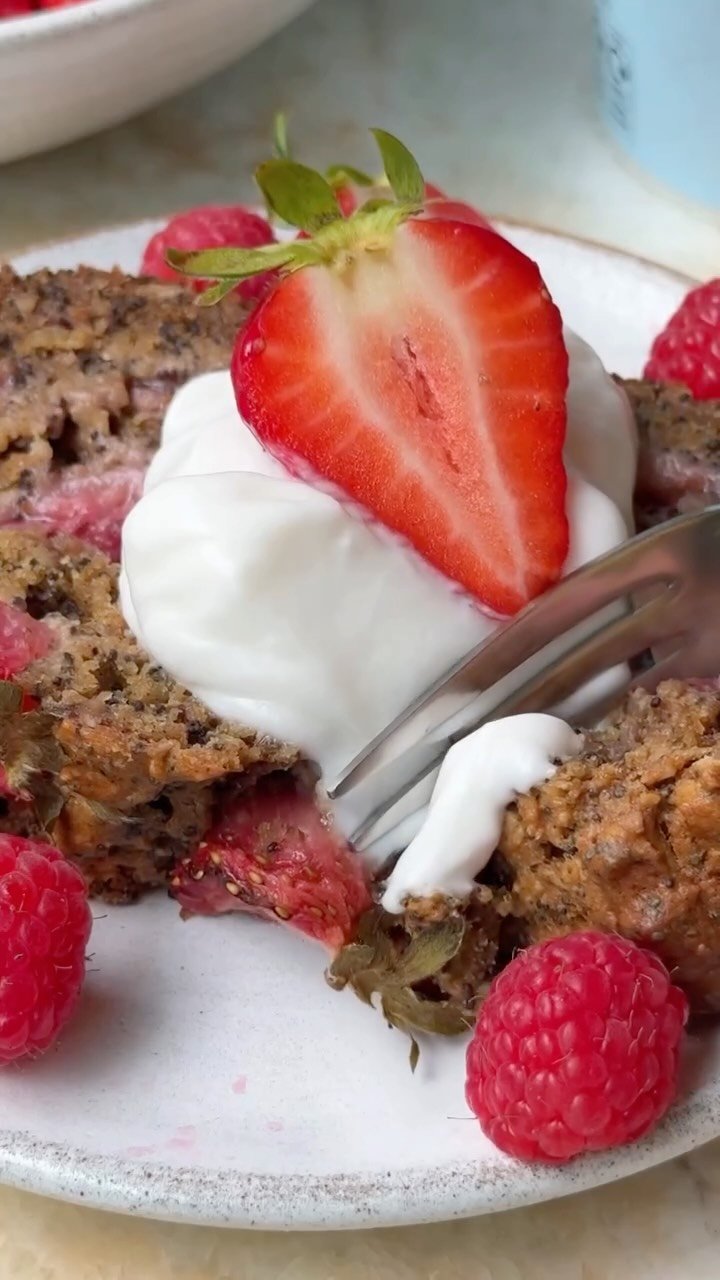 deliciouslyella 게시물 이미지: 🍓🍓Summer Strawberry Loaf🍓

Nothing says summer...